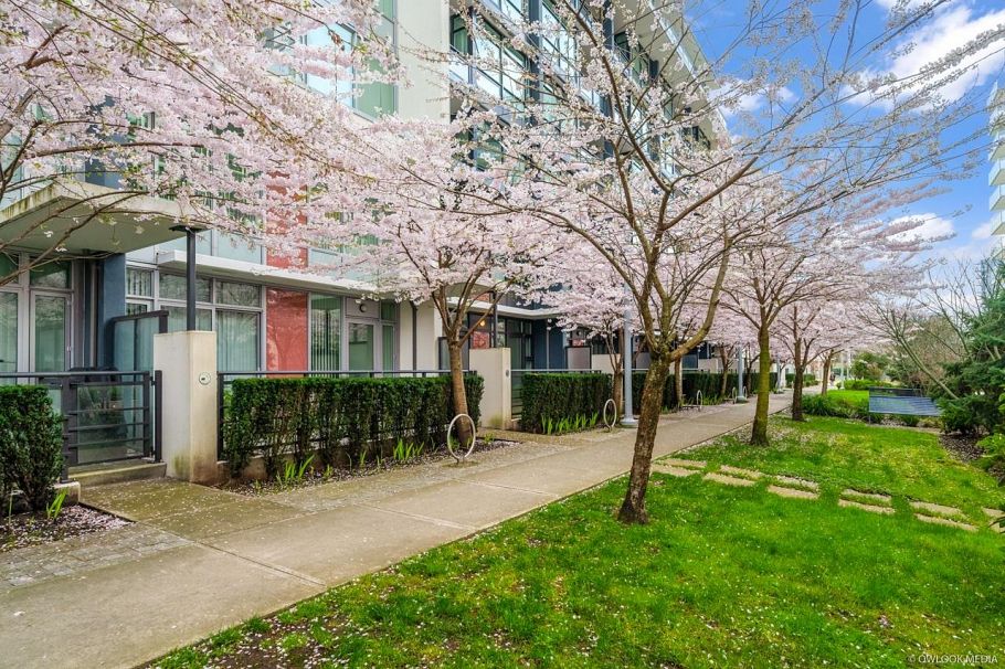 42 8628 Hazelbridge Way Richmond, BC - 4