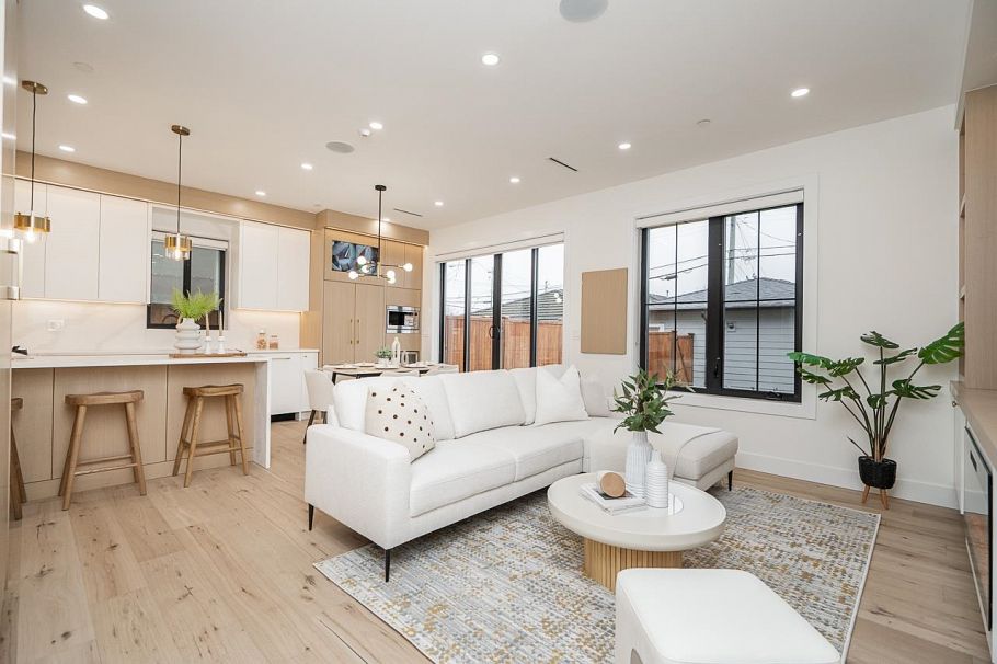 2 150 E 51st Avenue Vancouver, BC - 8