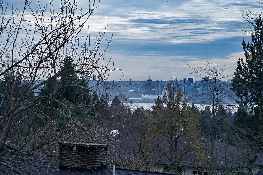 4275 Chelsea Crescent North Vancouver, BC - 19