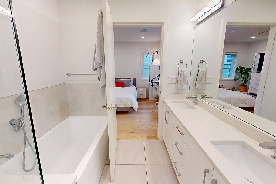 1260 E 14th Avenue Vancouver, BC - 15