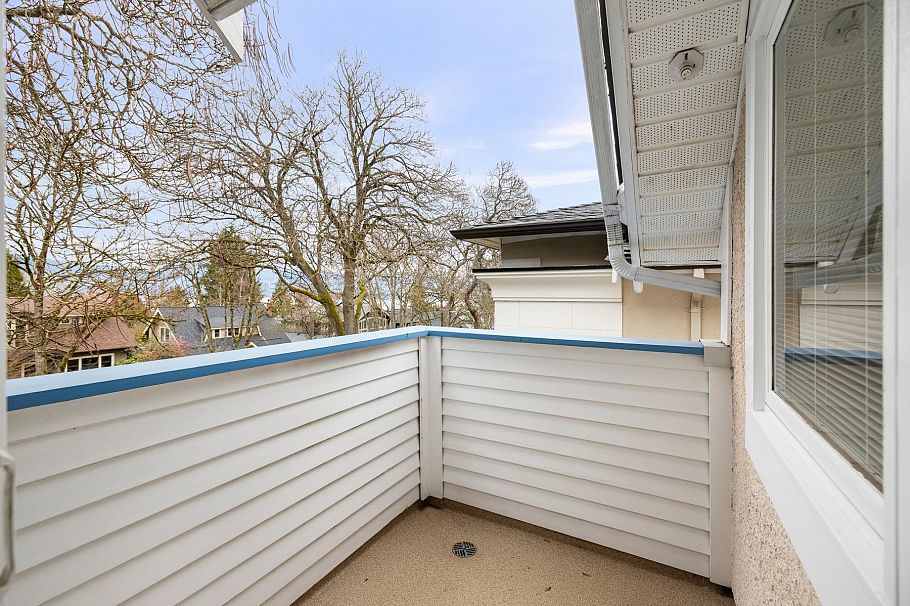 4548 W 7th Avenue Vancouver, BC - 18