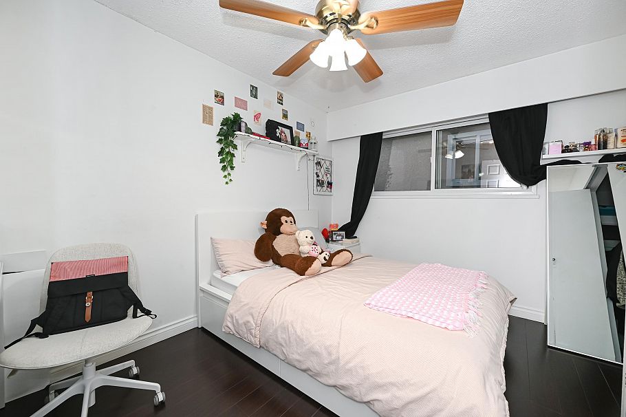 2295 E 48th Avenue Vancouver, BC - 29