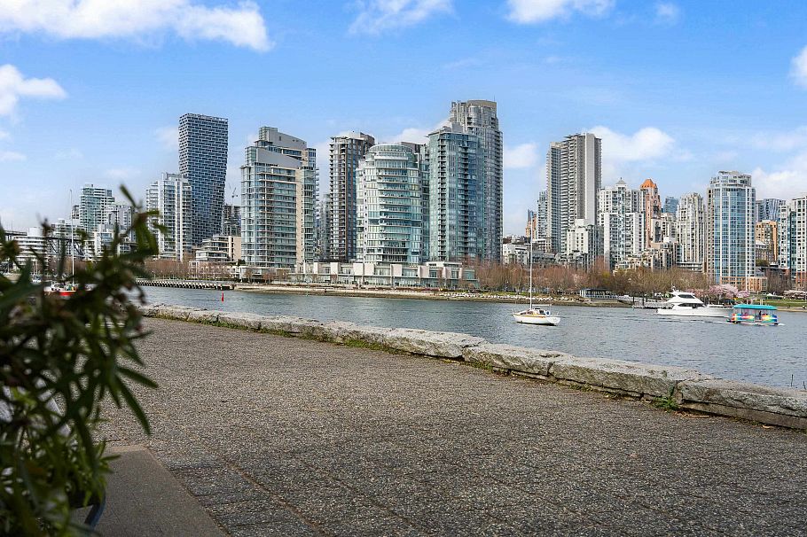 204 3168 Laurel Street Vancouver, BC - 27