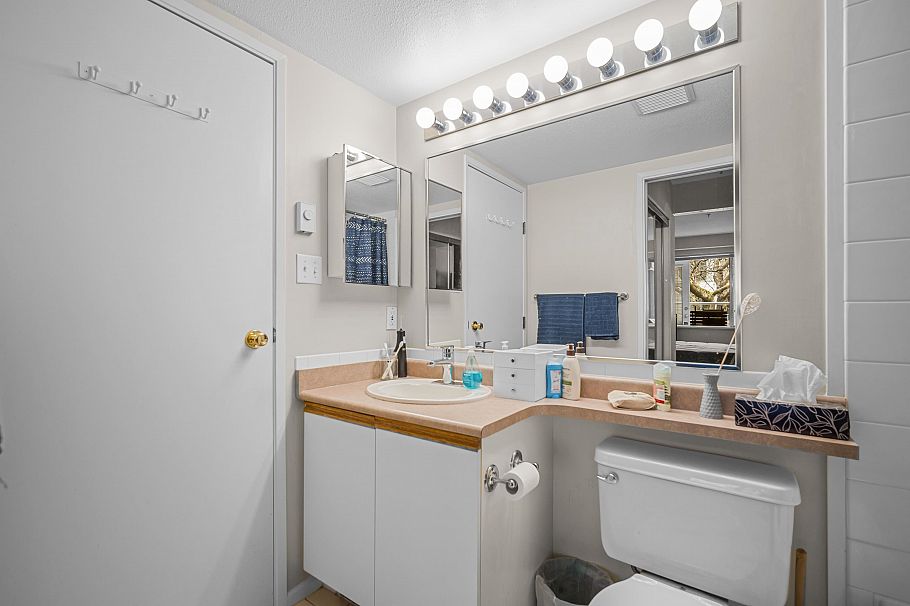 204 3168 Laurel Street Vancouver, BC - 16