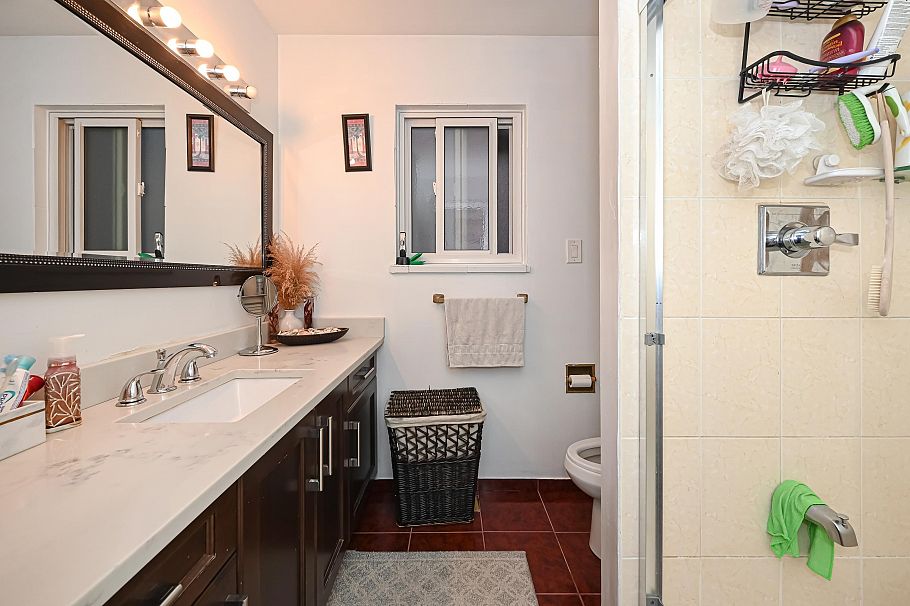 2295 E 48th Avenue Vancouver, BC - 30