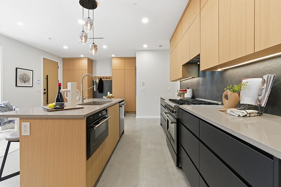 1 2091 E 20th Avenue Vancouver, BC - 19