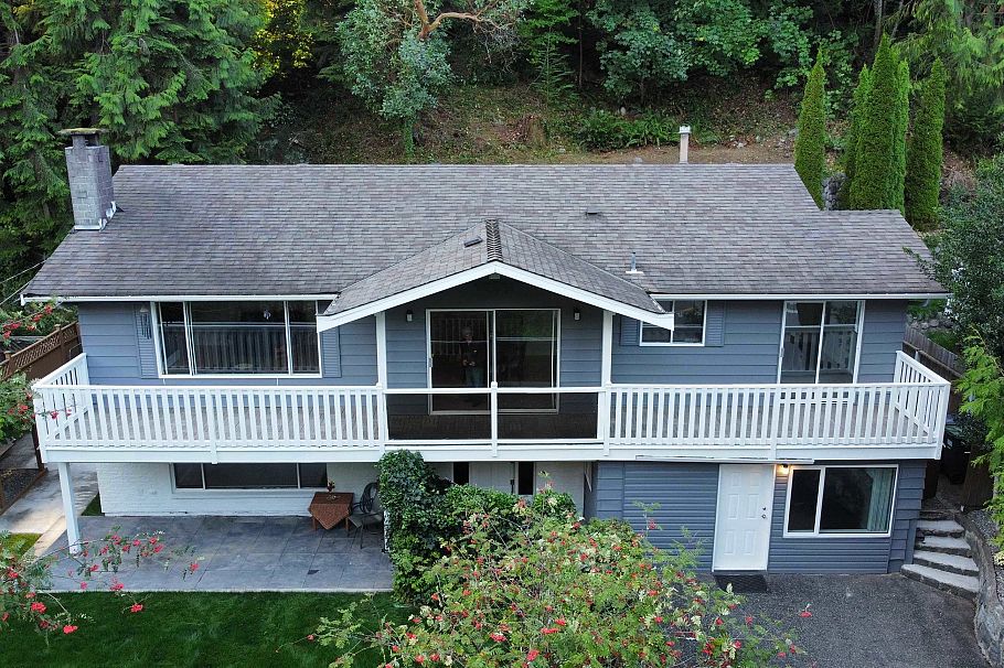 1835 Arborlynn Drive North Vancouver, BC - 2