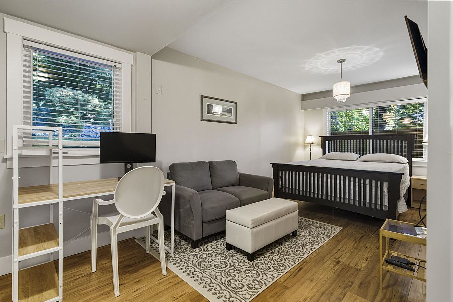 884 Wellington Drive North Vancouver, BC - 32