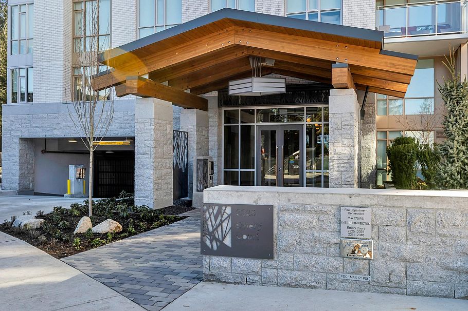 109 2325 Emery Court North Vancouver, BC - 31