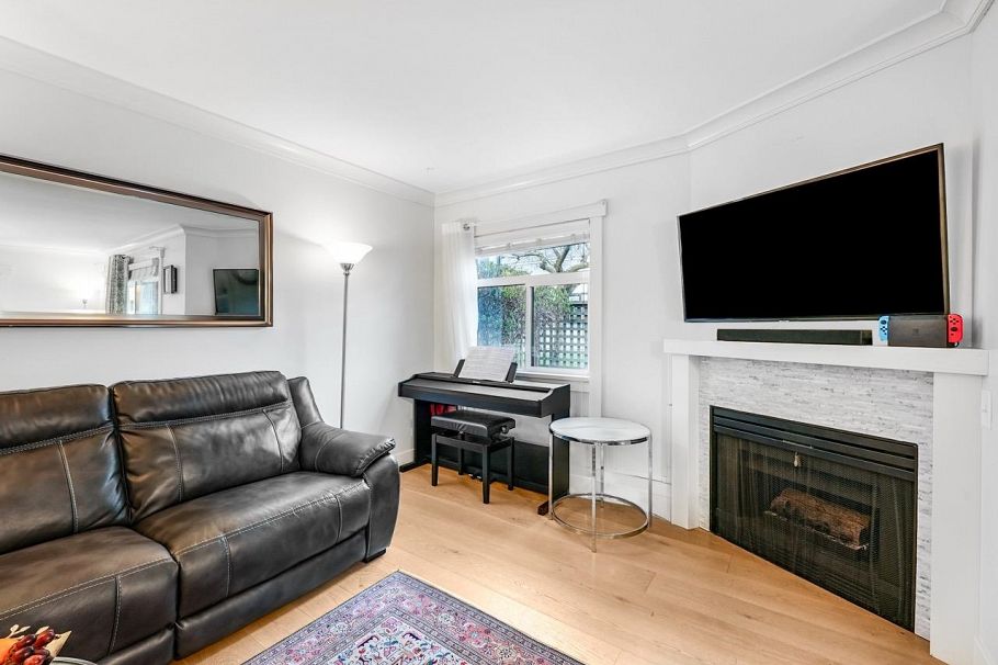 38 889 Tobruck Avenue North Vancouver, BC - 8