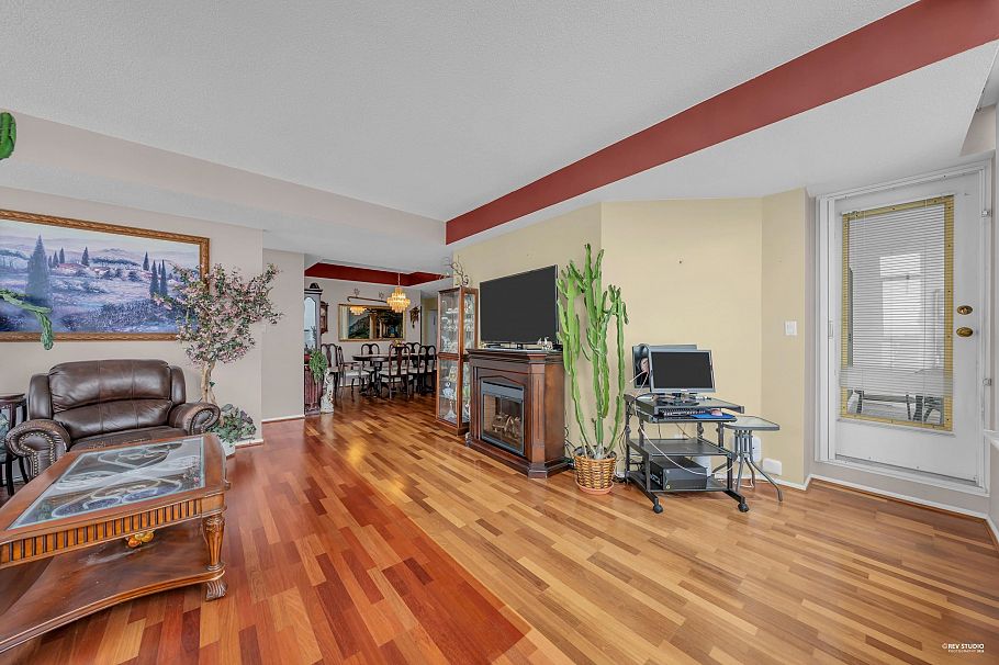 2301 5885 Olive Avenue Burnaby, BC - 5