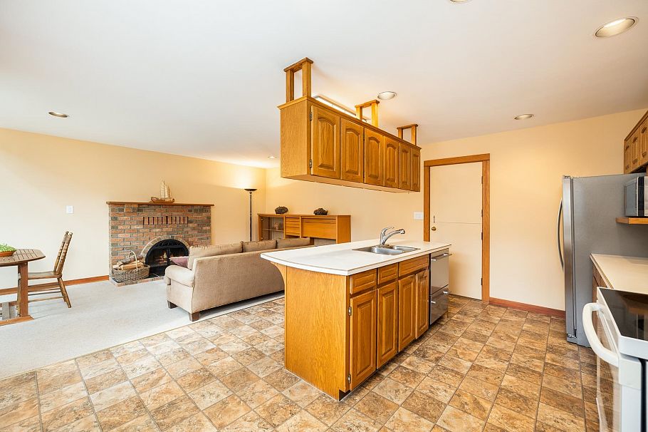 4548 W 7th Avenue Vancouver, BC - 11