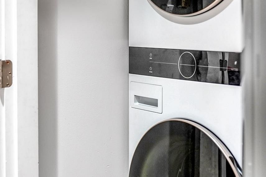 38 889 Tobruck Avenue North Vancouver, BC - 37