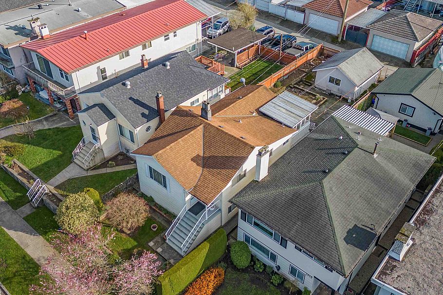 2958 E 4th Avenue Vancouver, BC - 19