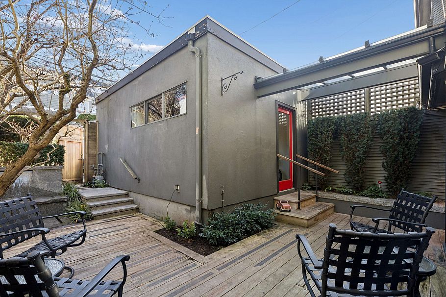 2518 Point Grey Road Vancouver, BC - 32