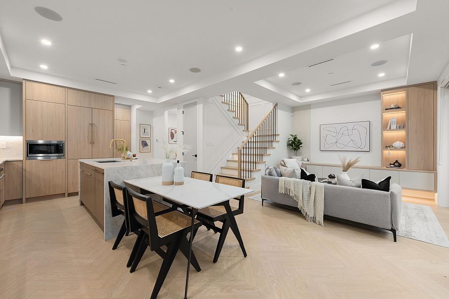 1 3393 Victoria Drive Vancouver, BC - 1