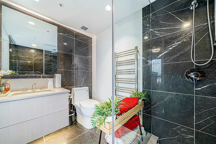 2102 1632 Lions Gate Lane North Vancouver, BC - 18