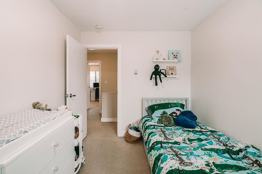 19 230 W 14th Street North Vancouver, BC - 35