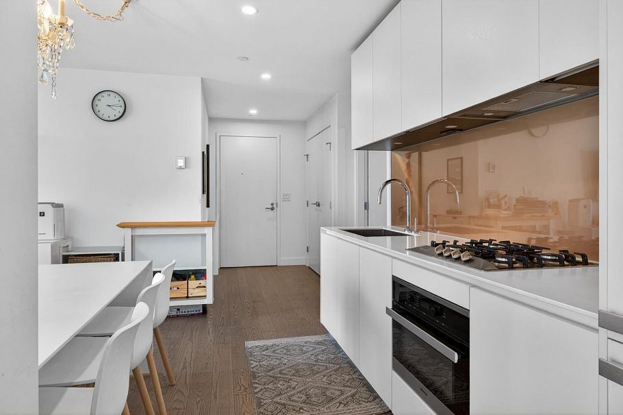 2809 1480 Howe Street Vancouver, BC - 3