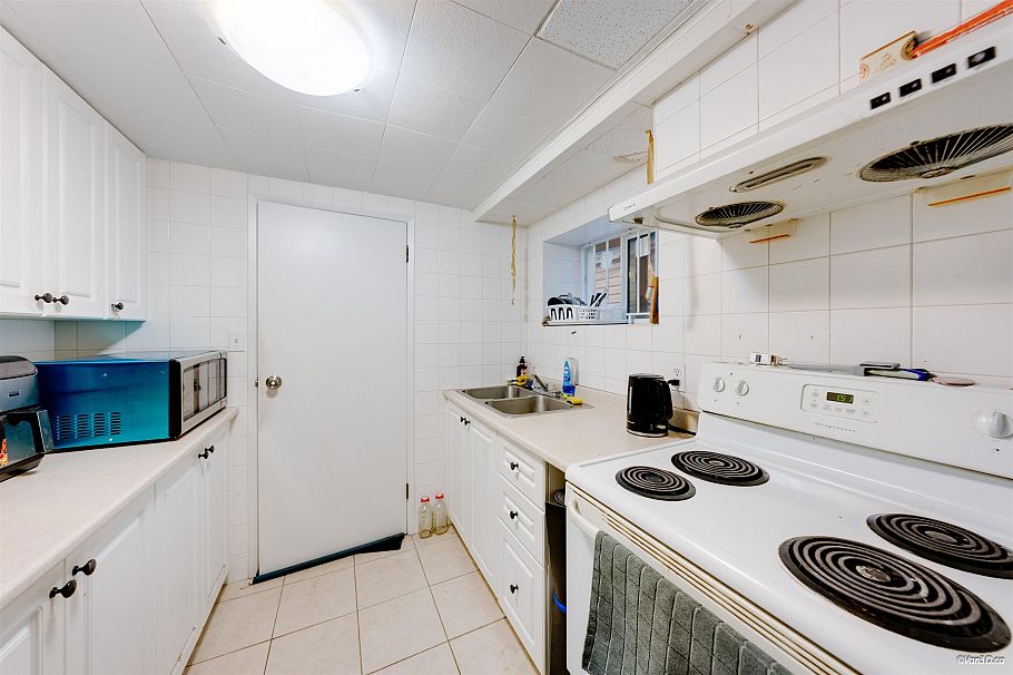 3342 Adanac Street Vancouver, BC - 14