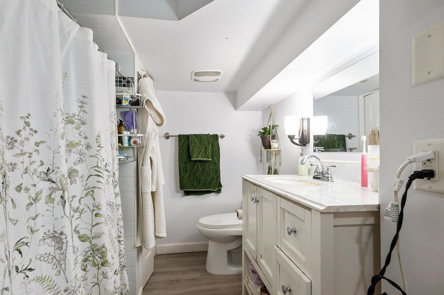 720 E 30th Avenue Vancouver, BC - 34