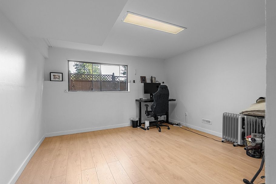 1835 Arborlynn Drive North Vancouver, BC - 31