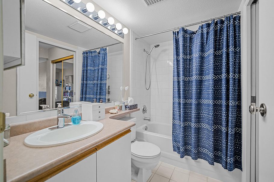 204 3168 Laurel Street Vancouver, BC - 17