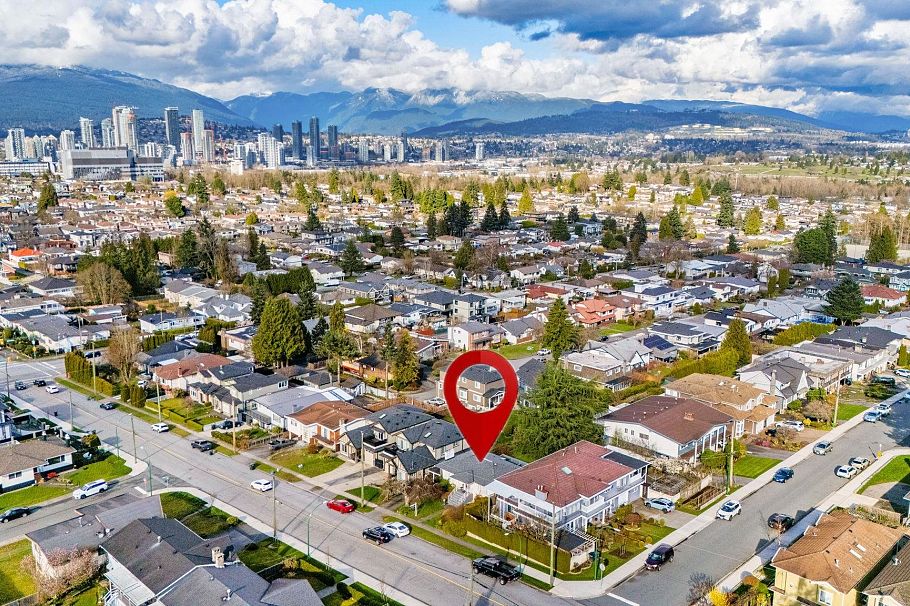 4780 Smith Avenue Burnaby, BC - 4