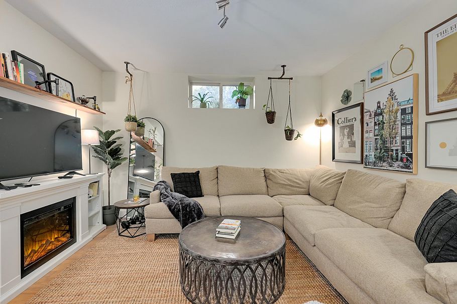 1400 Riverside Drive North Vancouver, BC - 26