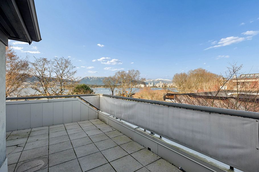 2518 Point Grey Road Vancouver, BC - 2