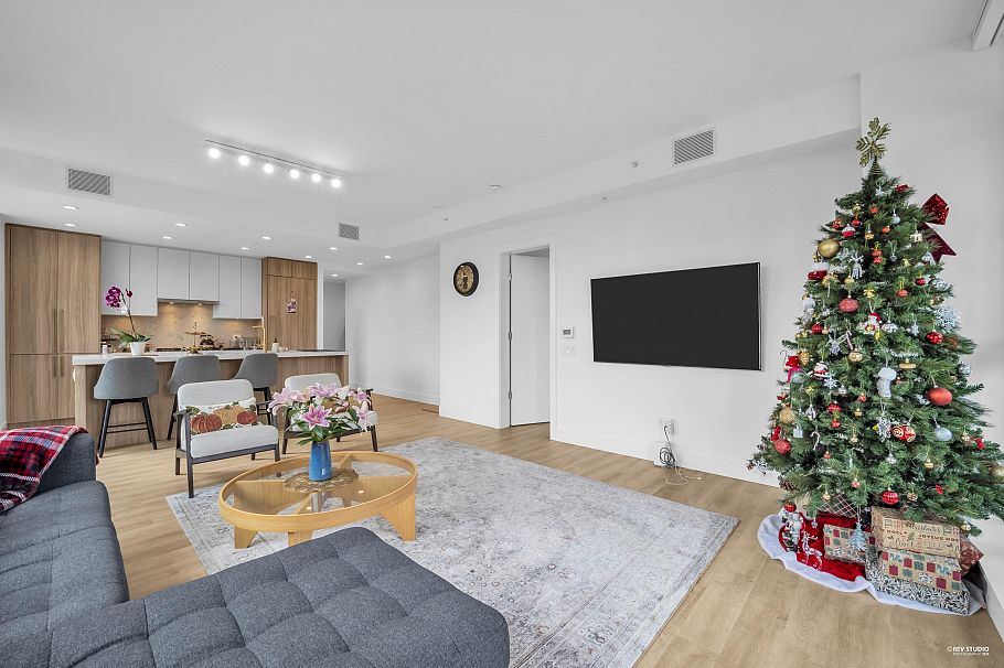 208 2385 Emery Court North Vancouver, BC - 10