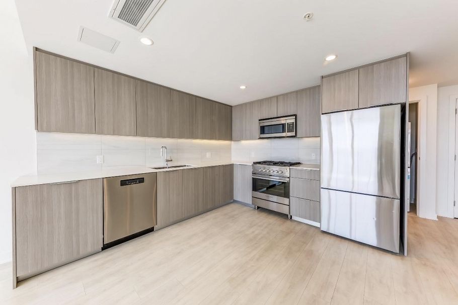 2005 1401 Hunter Street North Vancouver, BC - 17