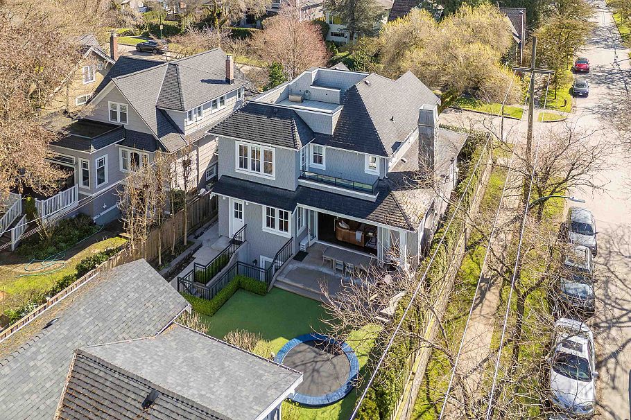 4297 W 11th Avenue Vancouver, BC - 39