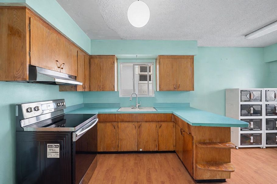 657 E 57th Avenue Vancouver, BC - 11