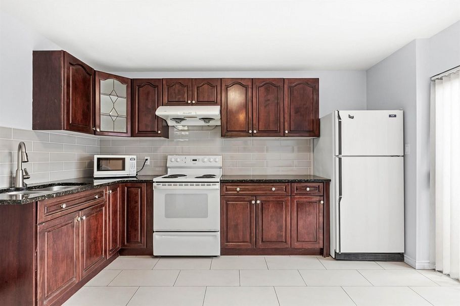 1356 E 62nd Avenue Vancouver, BC - 32