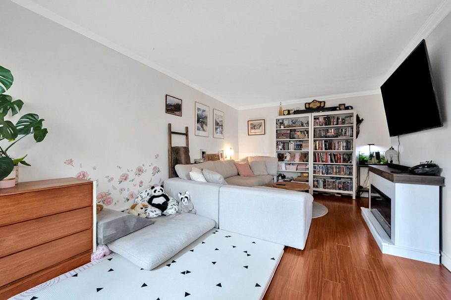 103 214 E 15th Street North Vancouver, BC - 14