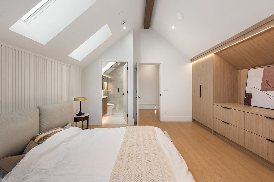 1 3391 Victoria Drive Vancouver, BC - 20