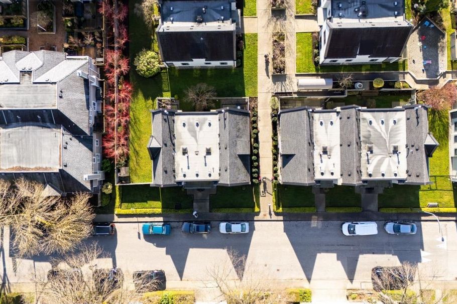 38 889 Tobruck Avenue North Vancouver, BC - 35