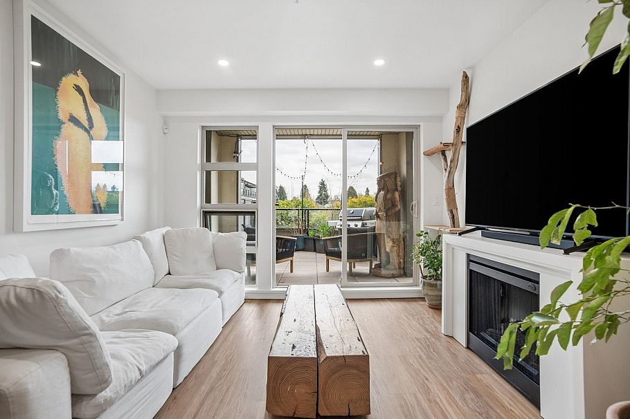 218 4550 Fraser Street Vancouver, BC - 1