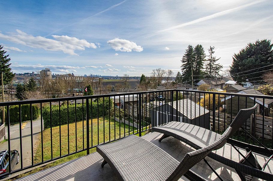 943 Shavington Street North Vancouver, BC - 30