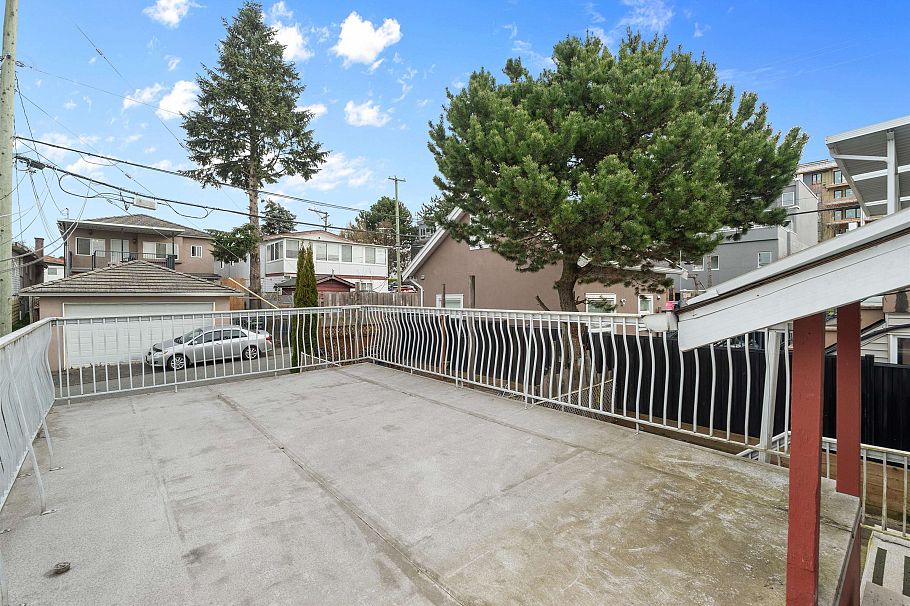 657 E 57th Avenue Vancouver, BC - 23