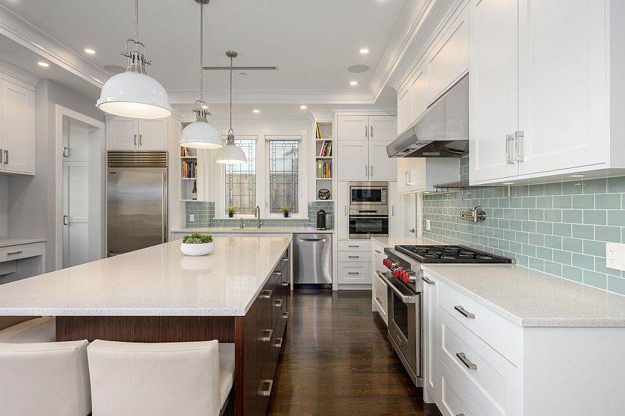 4297 W 11th Avenue Vancouver, BC - 9