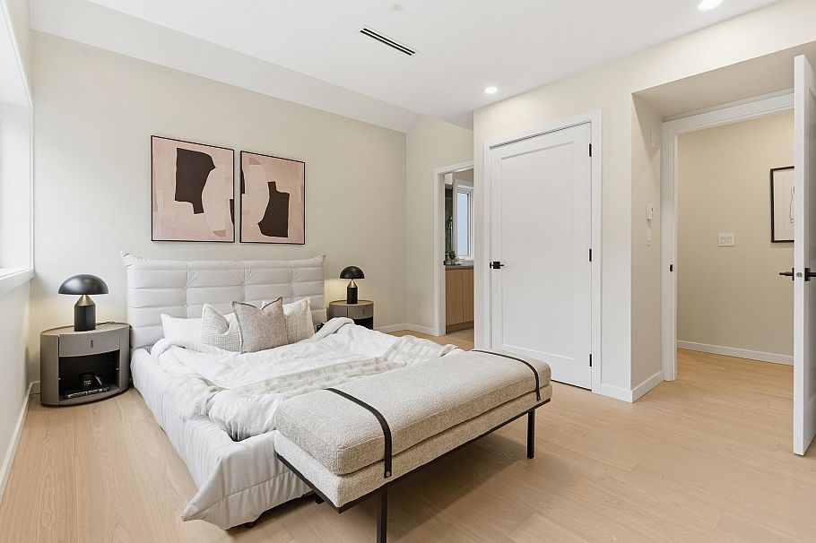 1 2091 E 20th Avenue Vancouver, BC - 25