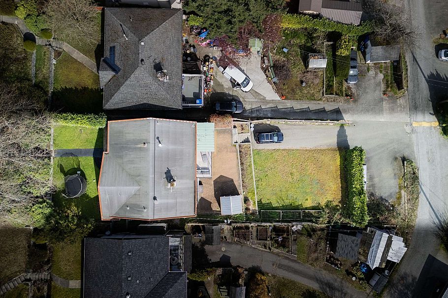 943 Shavington Street North Vancouver, BC - 32