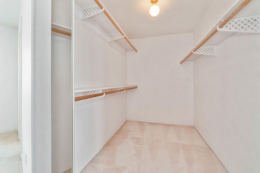 2667 E 47th Avenue Vancouver, BC - 26