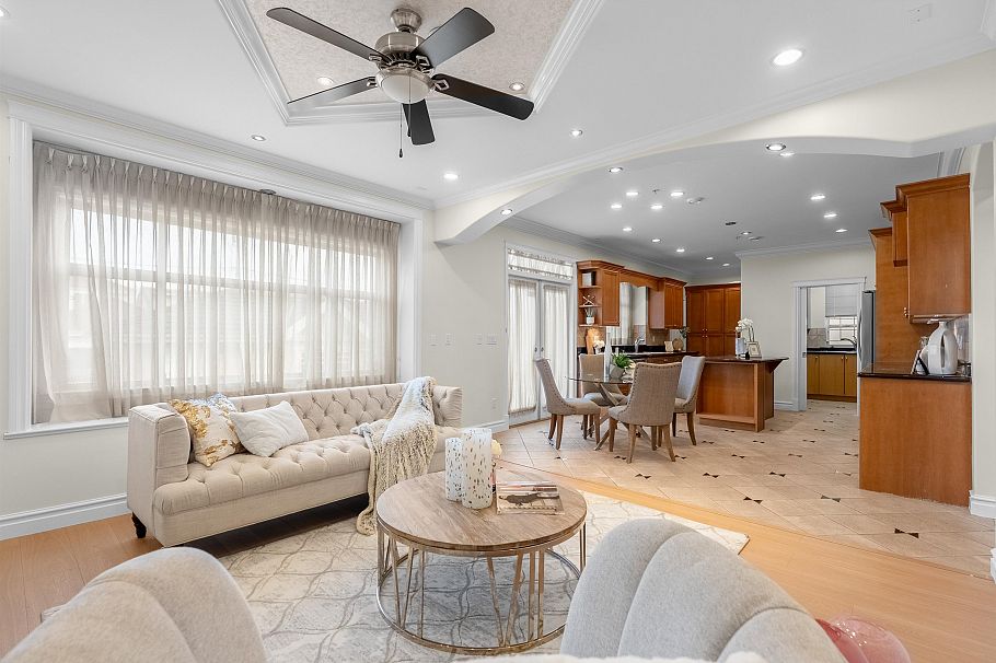 8038 Selkirk Street Vancouver, BC - 8