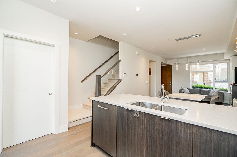 5518 Oak Street Vancouver, BC - 10