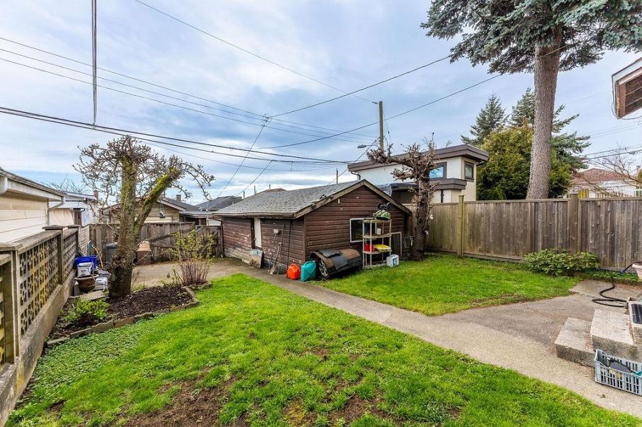 36 E 60th Avenue Vancouver, BC - 12