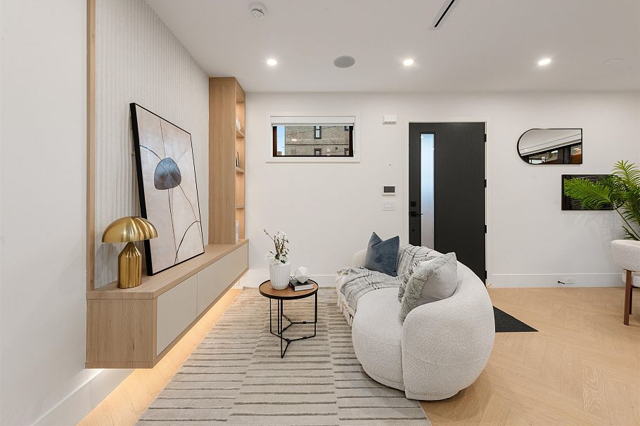 2 3393 Victoria Drive Vancouver, BC - 11