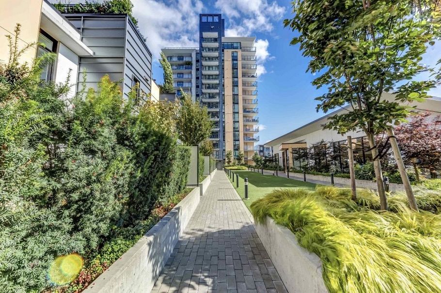 2005 1401 Hunter Street North Vancouver, BC - 9